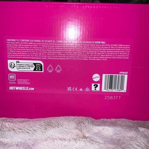 Hot Wheels RC Barbie Corvette Remote Control Car from Barbie: The Movie - Picture 6 of 16